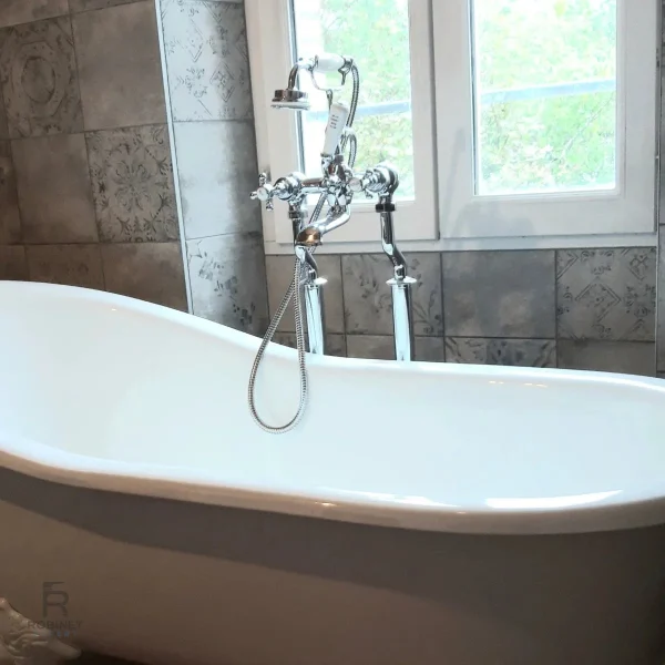Robinet de baignoire avec douchette et poignées en céramique
