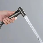 Douchette WC pratique pour toilettes modernes