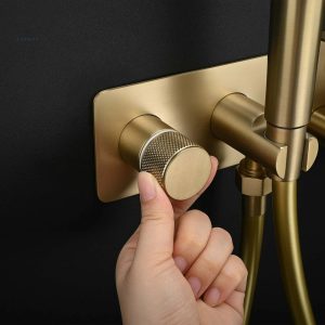 Douchette WC compacte et pratique pour salle de bain