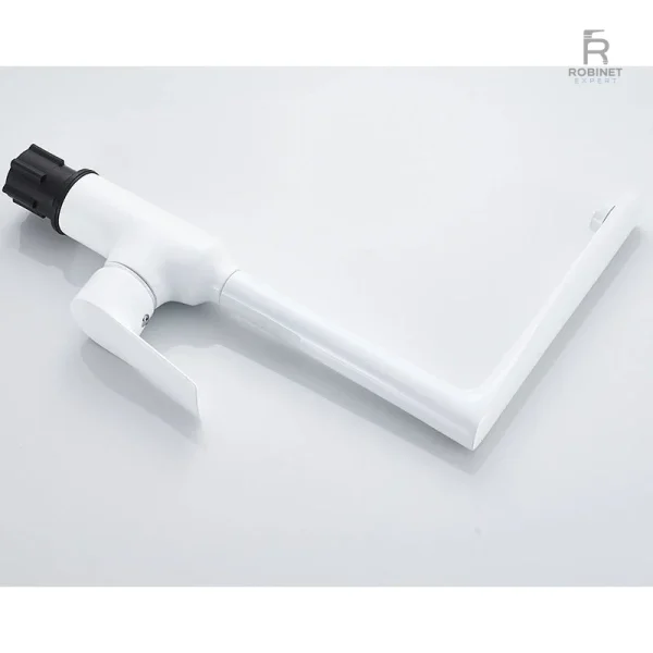 Robinet de cuisine blanc avec design épuré