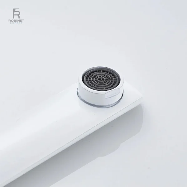 Mitigeur blanc pour un style contemporain en cuisine