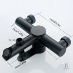 Accessoire de salle de bain : Mitigeur mural moderne