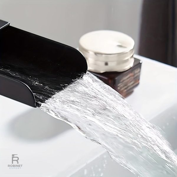Mitigeur lavabo avec effet cascade rafraîchissant