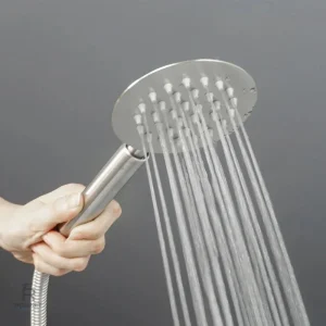Douche efficace avec système anti-calcaire