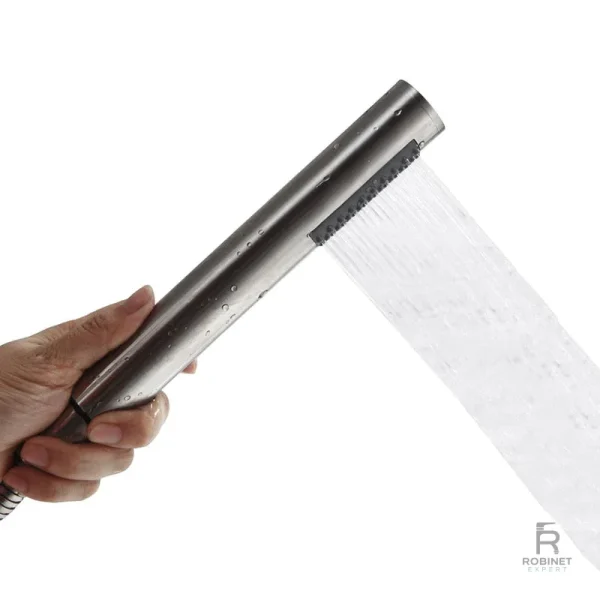Douche à haute pression avec design chromé élégant