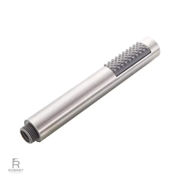 Douche en chrome offrant un débit d'eau optimisé