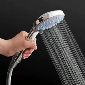 Pommeau de douche en inox pour un jet puissant