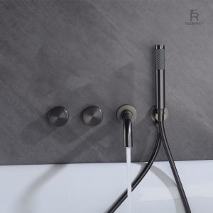 Robinet baignoire avec pommeau de douche élégant et fonctionnel