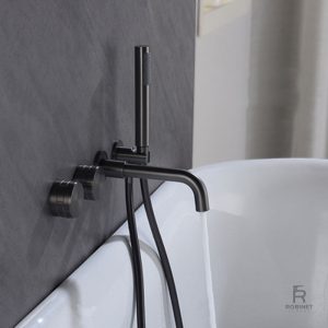 Design moderne de robinet baignoire pour une salle de bain raffinée