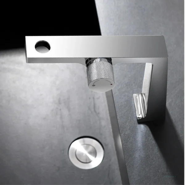 Robinet design cascade pour salle de bain