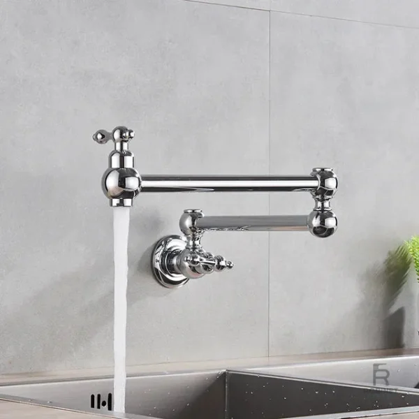 Robinet de cuisine avec installation murale pratique