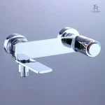 Accessoire de douche mural avec douchette ajustable