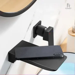 Robinet de salle de bain design cascade