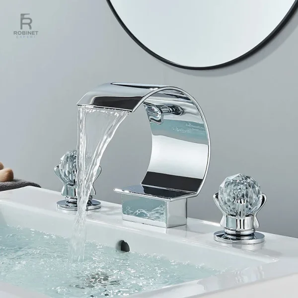 Robinet de lavabo pour salle de bain moderne