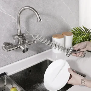 Robinet de cuisine avec bec double pour un usage pratique
