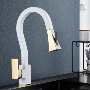 Robinet de cuisine en laiton avec finition soignée