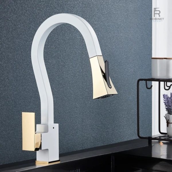 Robinet de cuisine en laiton avec finition soignée