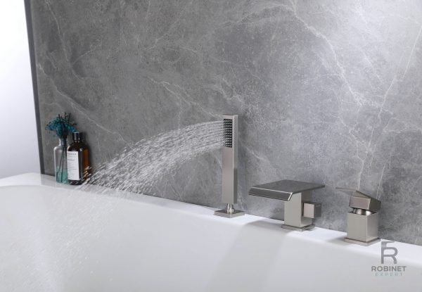 Robinet de baignoire moderne avec option douche intégrée