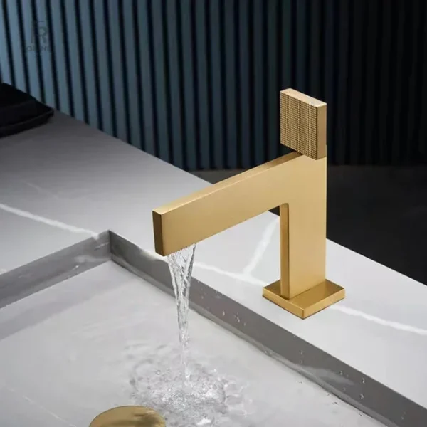 Robinet de salle de bain au style minimaliste et épuré