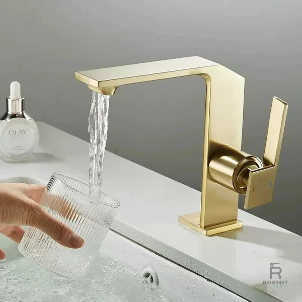 Robinet lavabo mélangeur pour eau chaude et froide