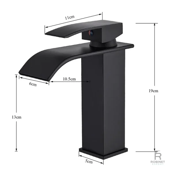 Robinet lavabo noir, style minimaliste