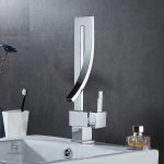 Robinet lavabo à bec haut pour un meilleur confort