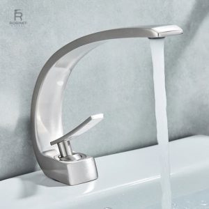 Robinet lavabo au design épuré et fonctionnel