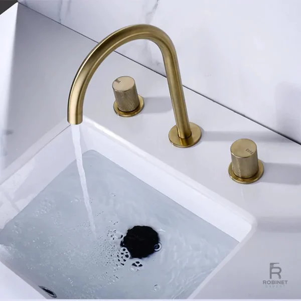 Robinet mélangeur au style contemporain pour salle d'eau