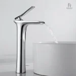 Mitigeur de salle de bain avec finition brillante