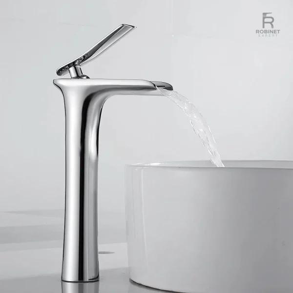 Mitigeur de salle de bain avec finition brillante
