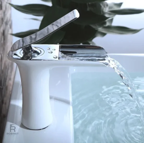 Mitigeur au design fluide et moderne
