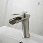 Robinet design pour un lavabo raffiné