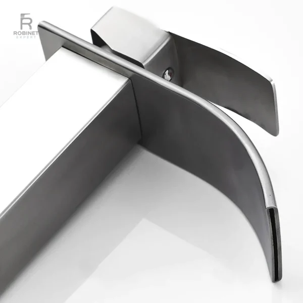 Robinet de salle de bain avec jet cascade