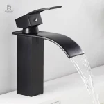 Robinet avec finition brillante pour salle de bain