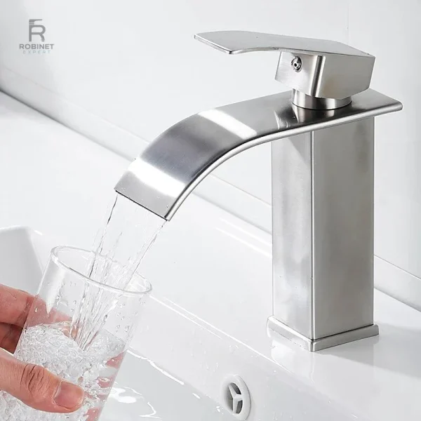 Mitigeur de lavabo au design fluide et moderne