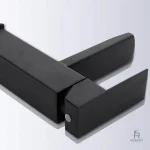 Robinet de salle de bain avec finition noire élégante