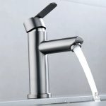 Robinet de salle de bain élégant en chrome