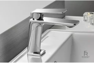 Mitigeur salle de bain design chrome élégant