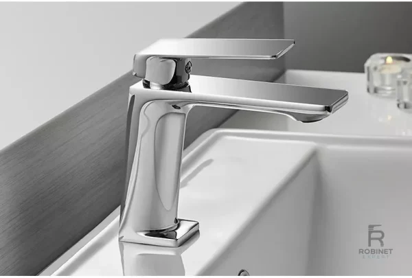 Mitigeur salle de bain design chrome élégant