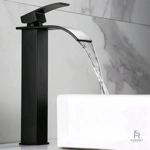 Mitigeur avec effet cascade, esthétique moderne