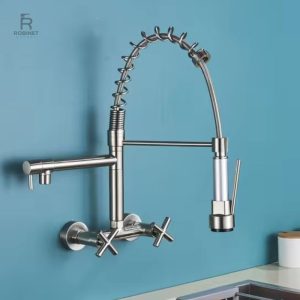 Robinet mural robuste, idéal pour espaces culinaires