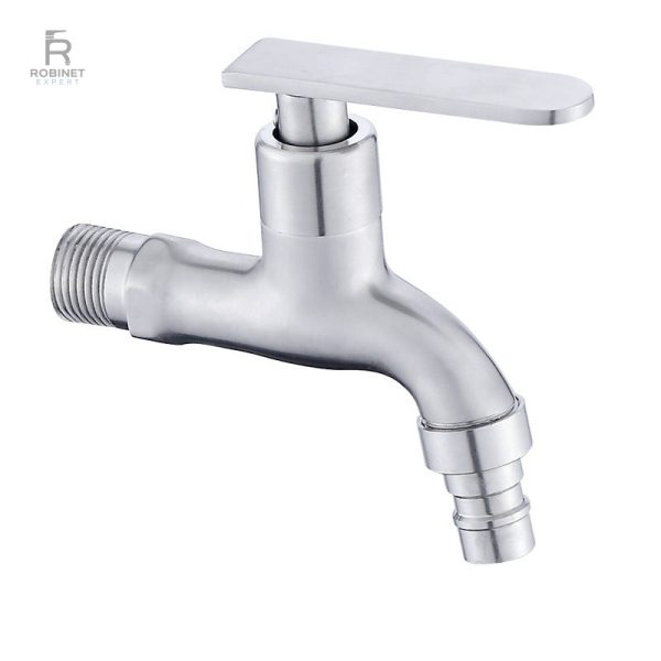 Robinet mural élégant en chrome pour extérieur
