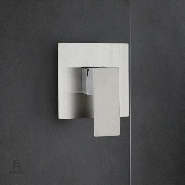 Douche murale à pluie pour une expérience relaxante